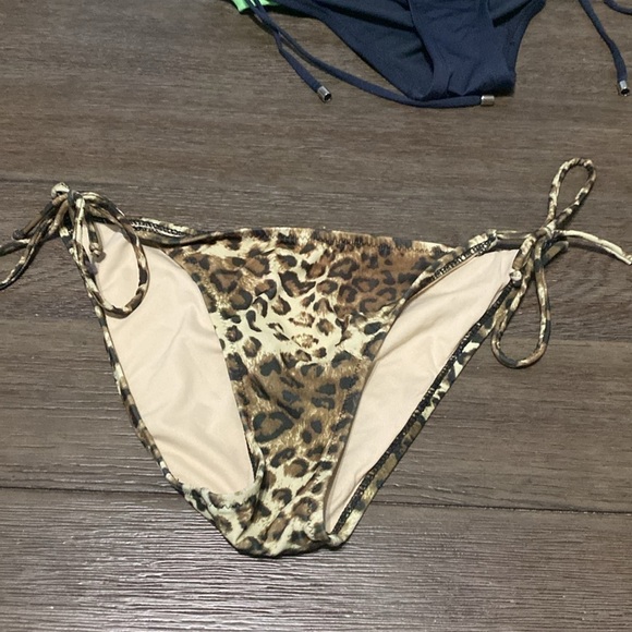 Floral & leopard bikini bottom 3 seperates - Picture 9 of 12